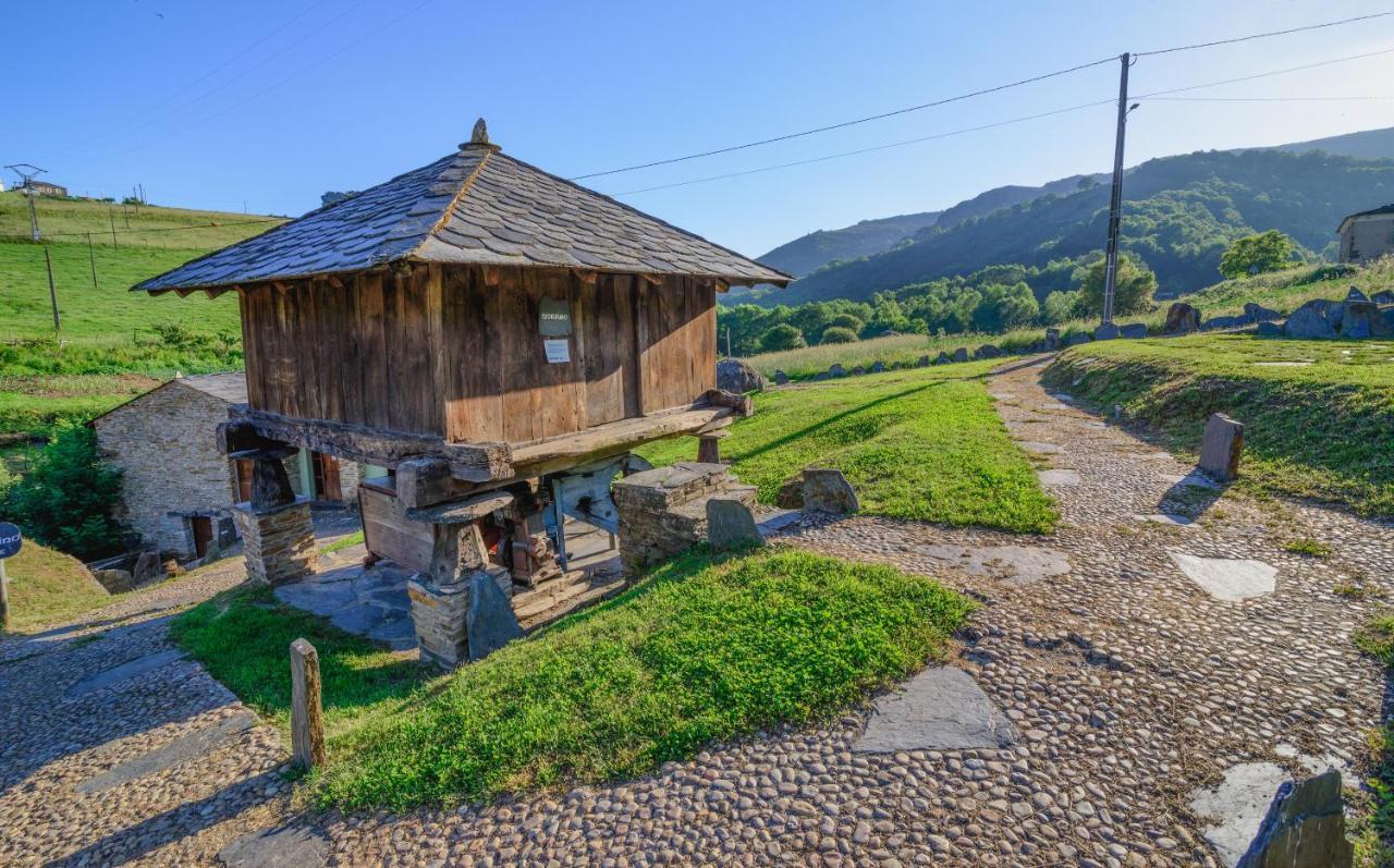 Apartamentos Rurales Casa Riveras Santa Eulalia de Oscos Dış mekan fotoğraf