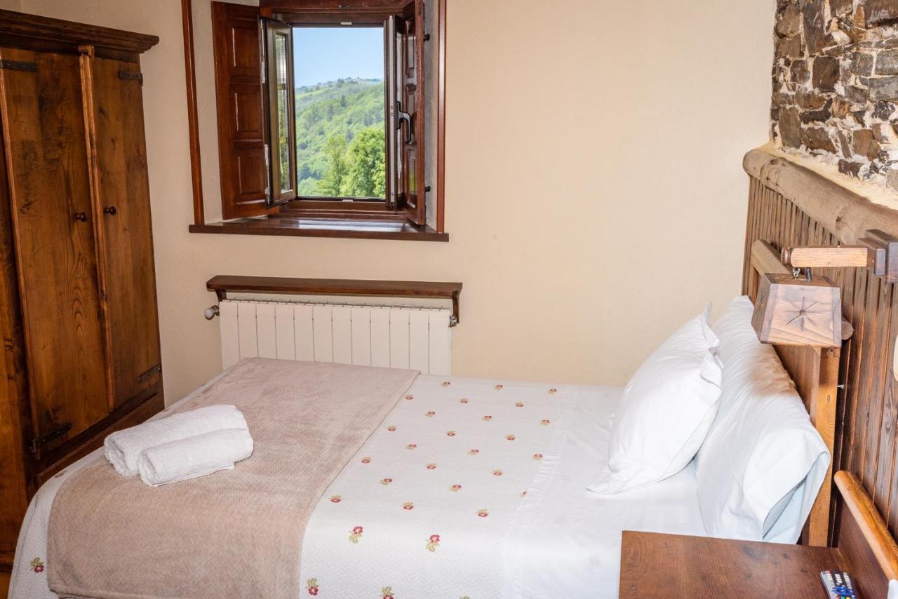 Apartamentos Rurales Casa Riveras Santa Eulalia de Oscos Dış mekan fotoğraf