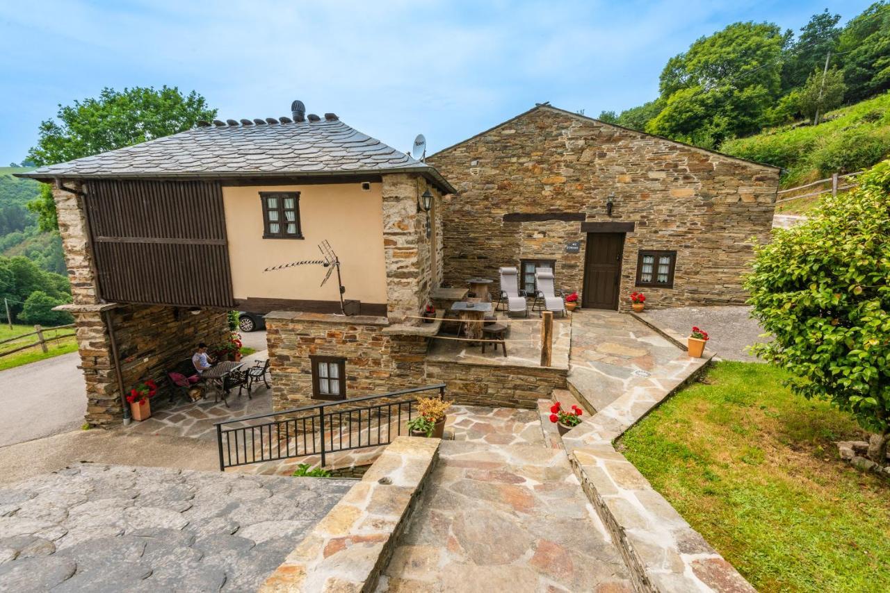 Apartamentos Rurales Casa Riveras Santa Eulalia de Oscos Dış mekan fotoğraf