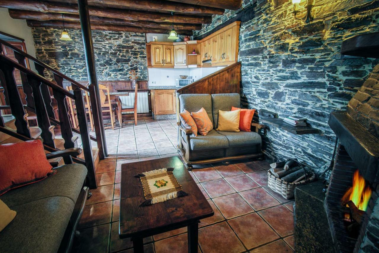 Apartamentos Rurales Casa Riveras Santa Eulalia de Oscos Dış mekan fotoğraf